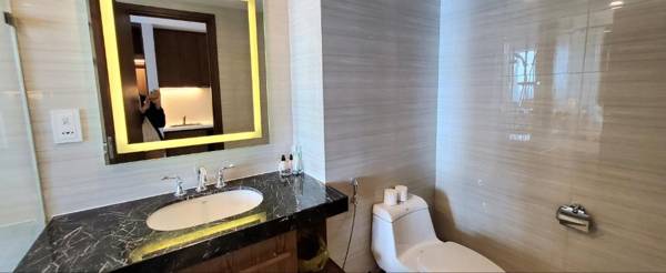 Căn hộ sang trọng đối diện biển và quảng trường