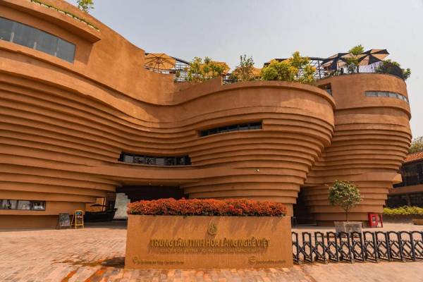 Khách sạn Tinh hoa