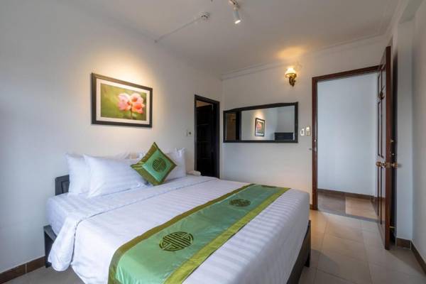 Charming Riverside Hotel