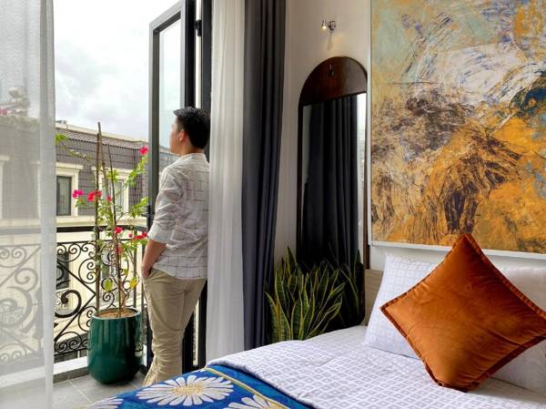 Hue Crown Boutique Hotel