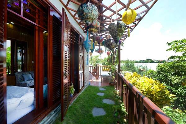 Khamy Riverside Villa