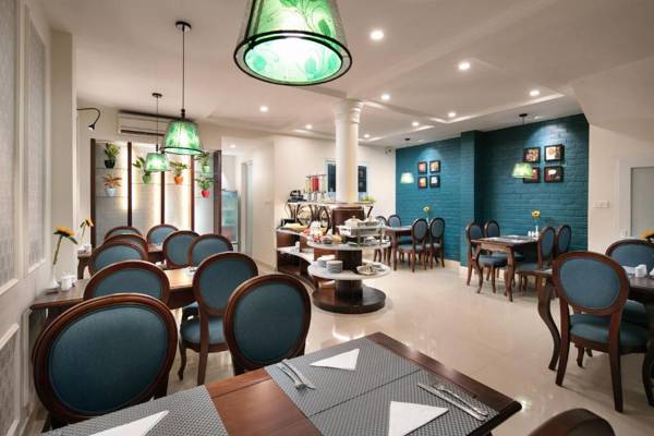 Holiday Emerald Hotel