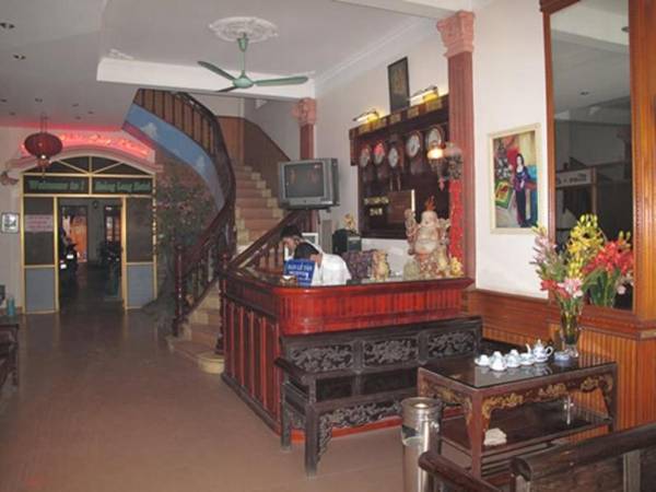 SPOT ON 693 Hoang Long Hotel