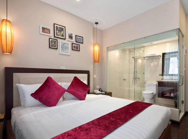 Golden Moon Suite Hotel