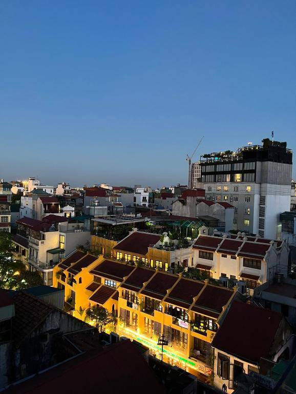 Bia Hoi Corner Hostel & Rooftop Bar