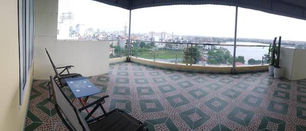 Tan Long Lakeside Hotel