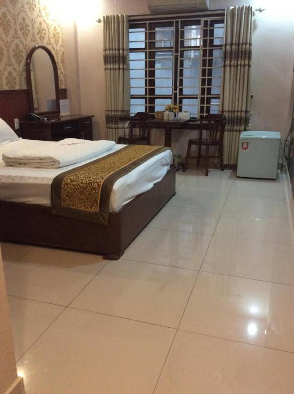Khách sạn Nam Sơn
