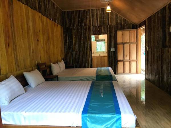 LePont Mu Waterfall Bungalow