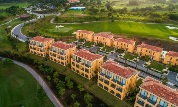 Wyndham Sky Lake Resort and Villas