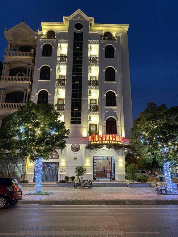 TRƯỜNG GIANG HOTEL