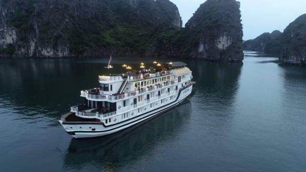 Halong Paloma Cruise