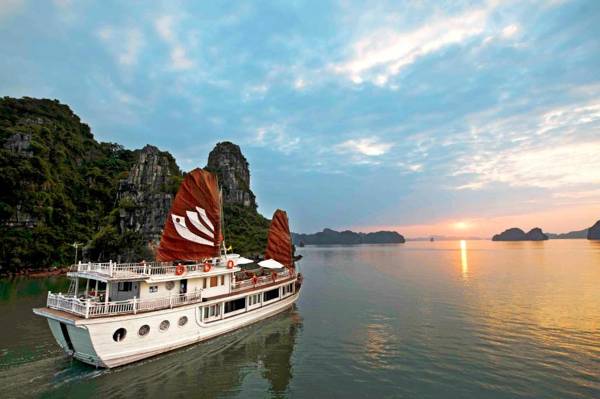 Legend Halong Private Cruises - Managed by Bhaya Cruise