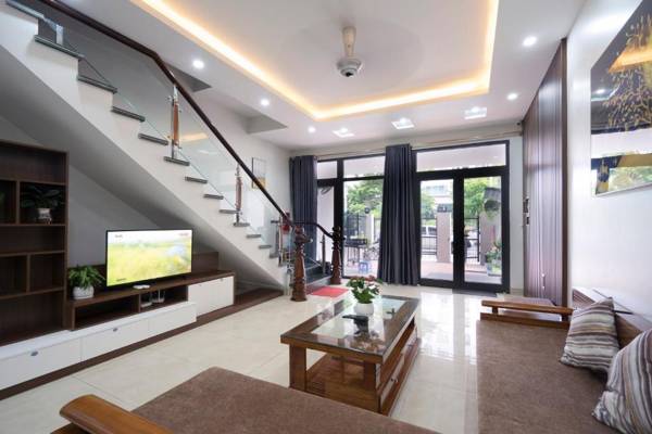 Sonny homestay Ha long- Biệt thự liền kề 5 phòng ngủ trung tâm KDL Bãi Cháy phù hợp với gia đình hoặc nhóm bạn trẻ trên 12 người