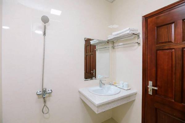 MANAROLA Hotel Bãi Cháy