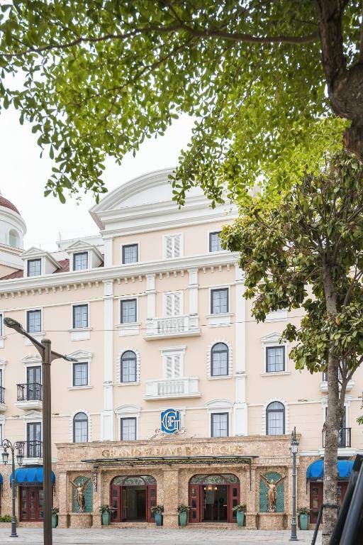 GRAND FLEUVE BOUTIQUE