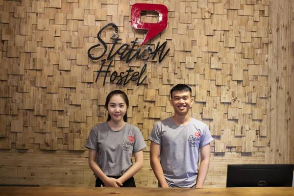 9 Station Hostel & Bar