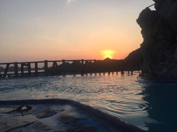 Cat Ba Mountain View