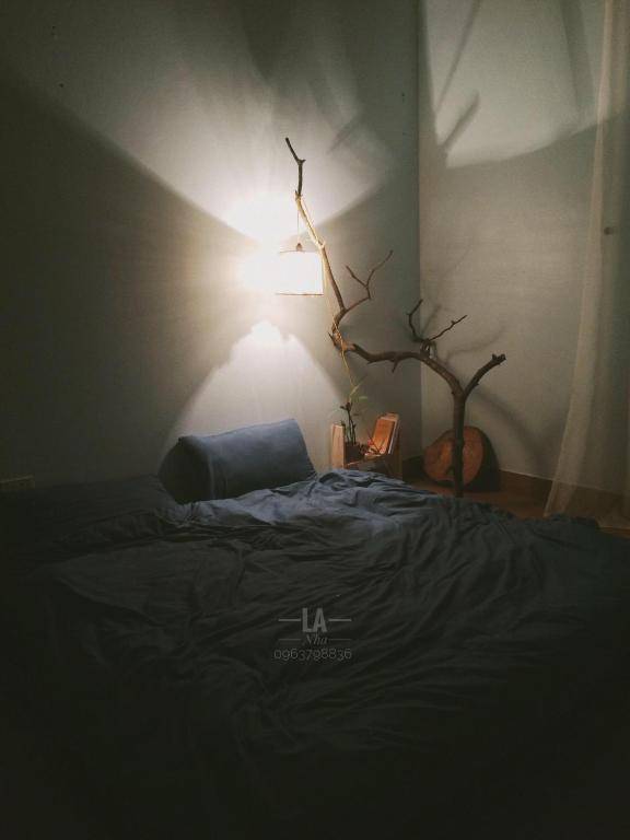 Up in the Air Nha tren may