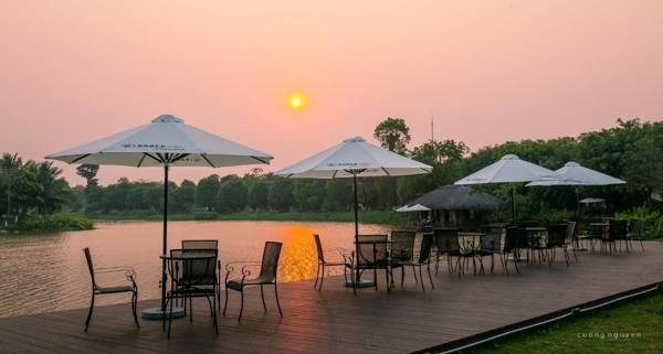 The First Stay Hotel