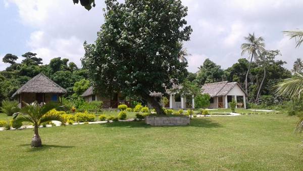 Alofa Beach Bungalows