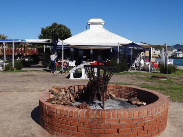 Waterside Living KP08