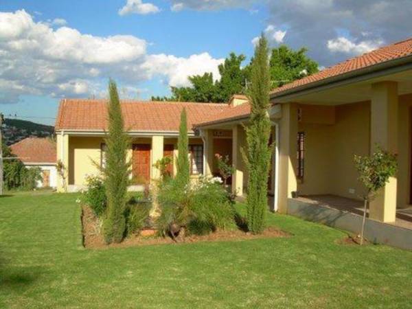 VJ's Guesthouse & Restaurant