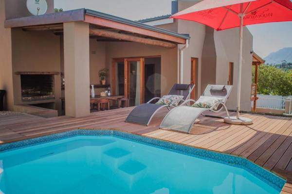 Aan de Heuvel Self-Catering Cottages