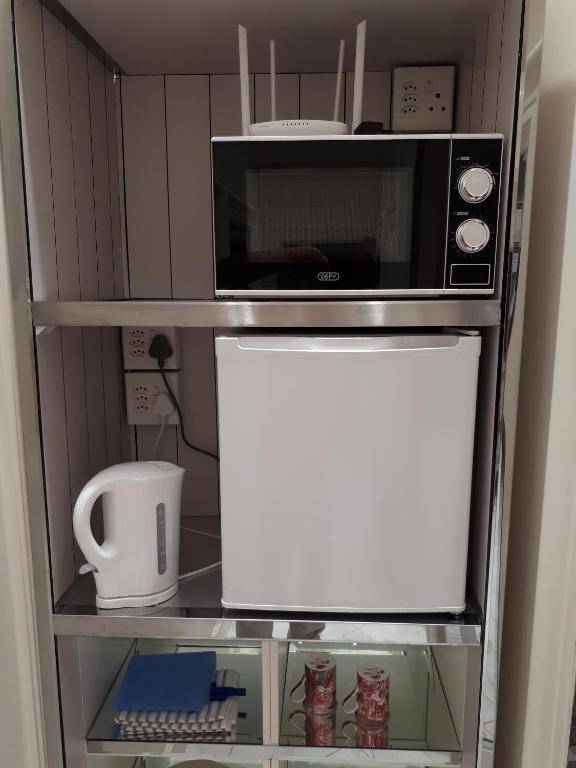 Adrian D'Cap Boutique Manor