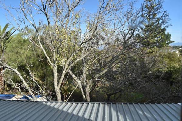 Almond Cottage Bed & Breakfast