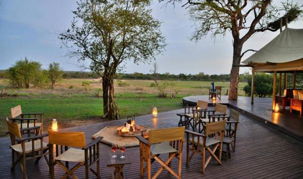 Rhino Walking Safaris