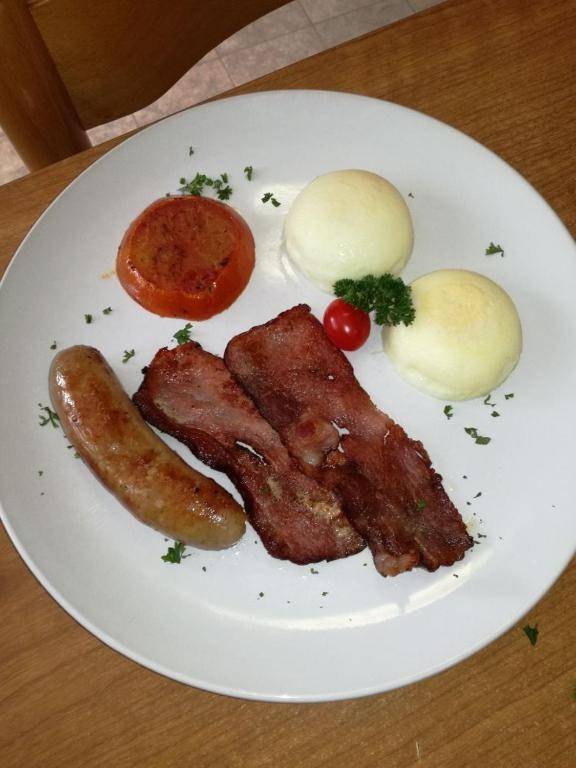 Lodge on Main Guest House and Conference Centre