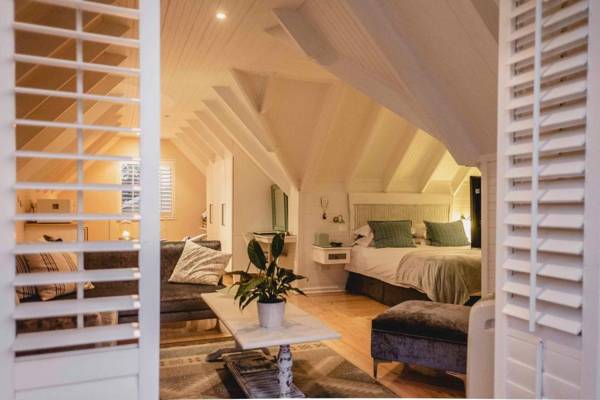 Admiralty Beach House