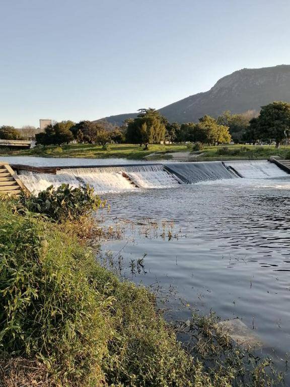 Sunset Boulevard Riverlodge