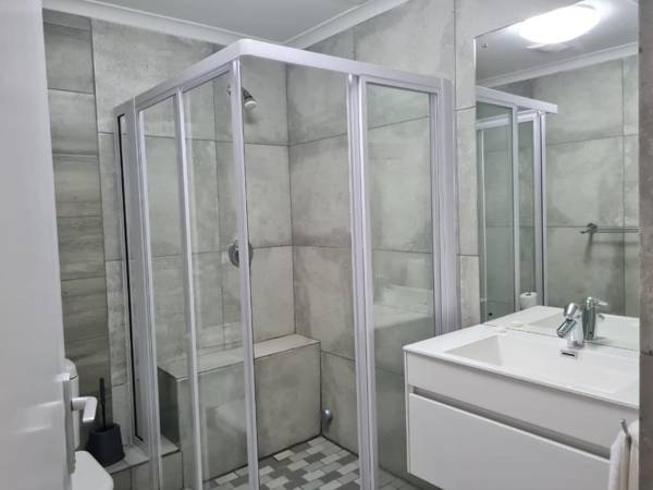 Point Village Accommodation - Santos 23