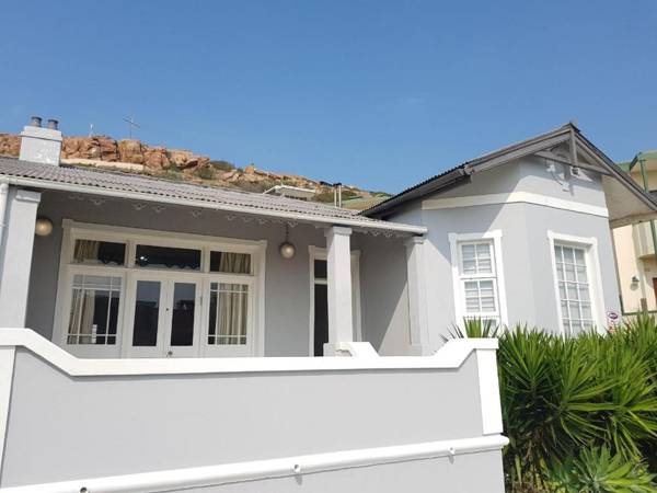 Point Village Accommodation - Uppercross 3