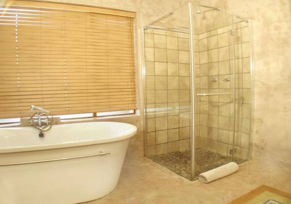 Point Village Accommodation - Lighthouse Lodge