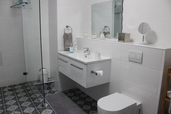 Waterfront- 11 South Quay