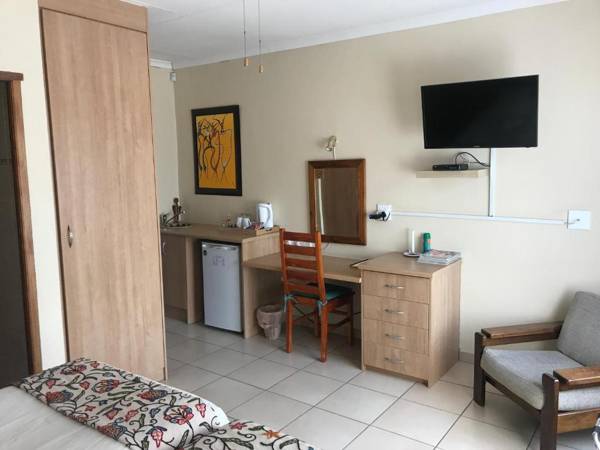 Woodpecker's Inn Guest House