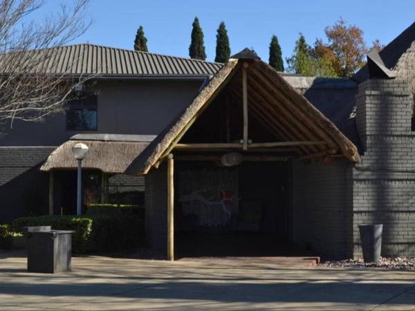 Outlook Lodge OR Tambo