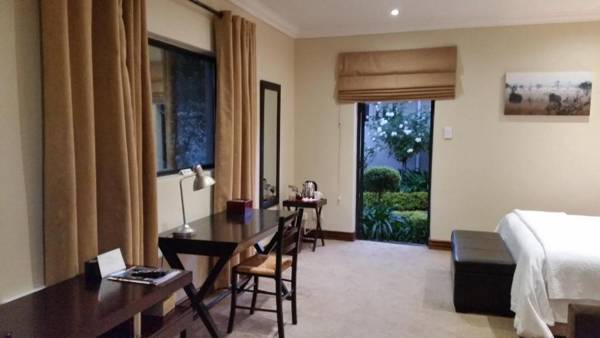 Rosebank Lodge Guesthouse by Claires