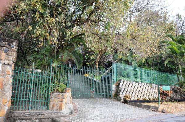 Impala Niezel Lodge & Guest House