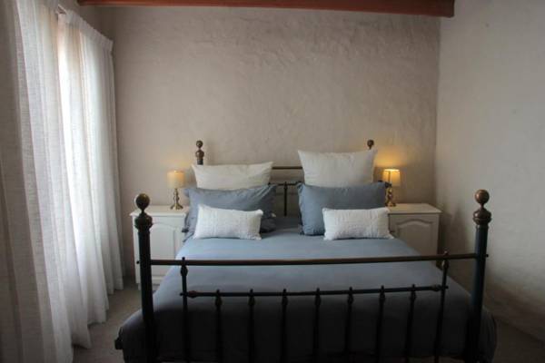 MontMartre Chalets and Guest House