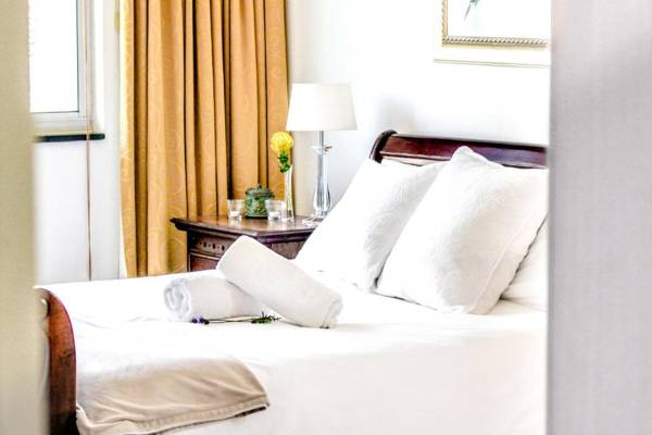 438 St Martini Gardens