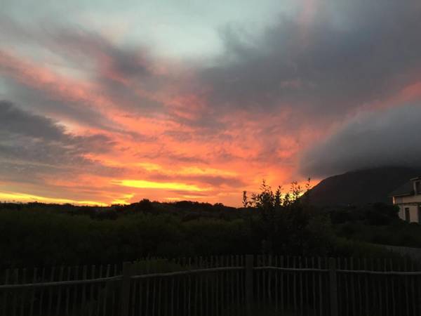 Sunset Splendour Guesthouse