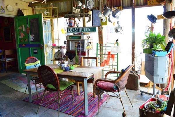 Suzie's Coffee Shop Accommodation