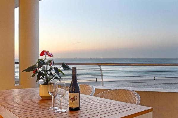 Lagoon Beach 202 by HostAgents