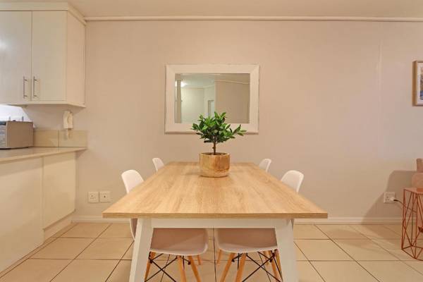 Lagoon Beach 231 by HostAgents