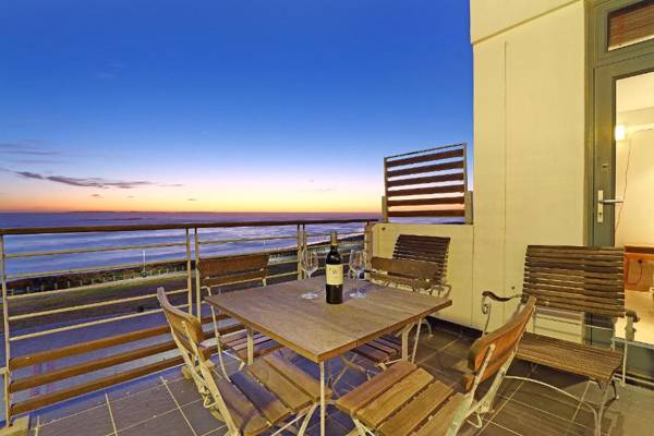 Eden on the Bay 250 by HostAgents