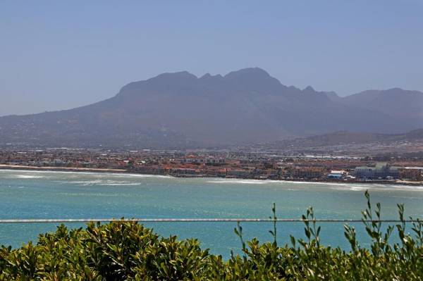 Suikerbossie 82 by HostAgents