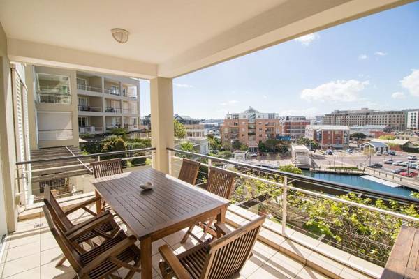 Luxury three Bedroom Apartment - fully furnished and equipped